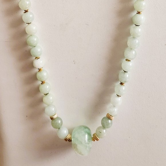 Jadeite Necklace and Bracelet Pale JadeiteOffering - Picture 4 of 5